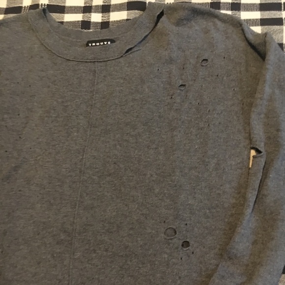 Trouve Distressed Sweater in Gray M - Picture 3 of 6